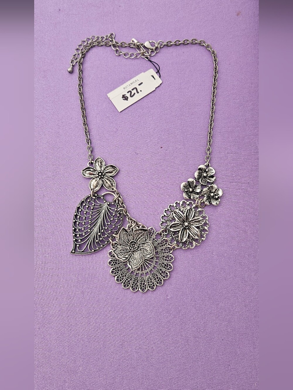 "Botanical" necklace -Premier Designs beautiful matte silverplated statement🌸